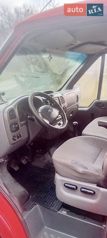 Грузовой фургон Ford Transit 2004 в Черновцах