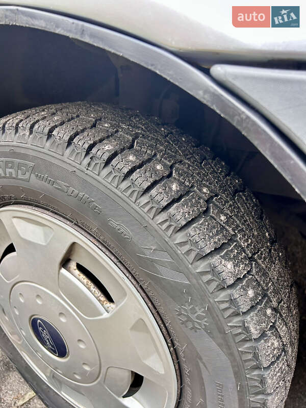 Грузовой фургон Ford Transit 2006 в Киеве