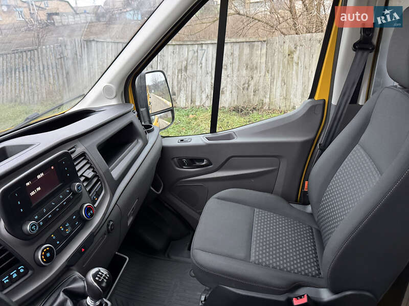 Грузовой фургон Ford Transit 2021 в Ирпене