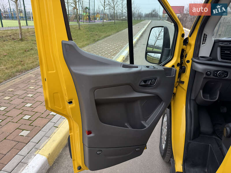 Грузовой фургон Ford Transit 2021 в Ирпене