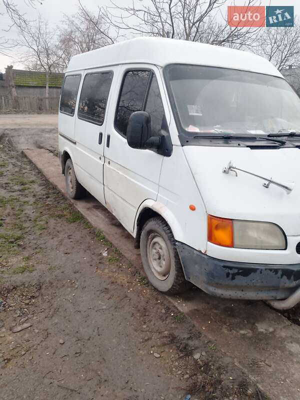 Микроавтобус Ford Transit 1995 в Кельменцах