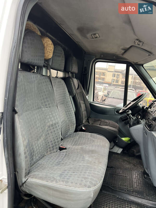 Грузовой фургон Ford Transit 2006 в Киеве