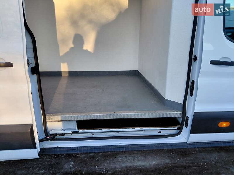Вантажний фургон Ford Transit 2020 в Івано-Франківську