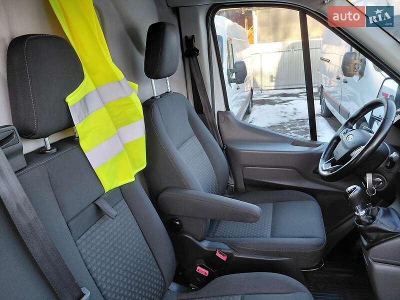 Вантажний фургон Ford Transit 2020 в Івано-Франківську