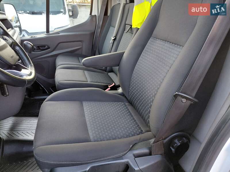 Вантажний фургон Ford Transit 2020 в Івано-Франківську