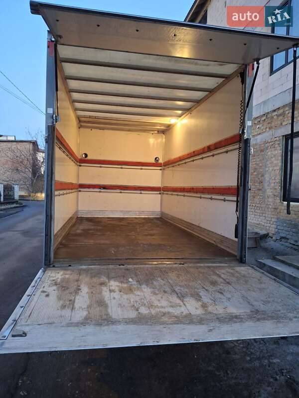 Грузовой фургон Ford Transit 2016 в Волочиске