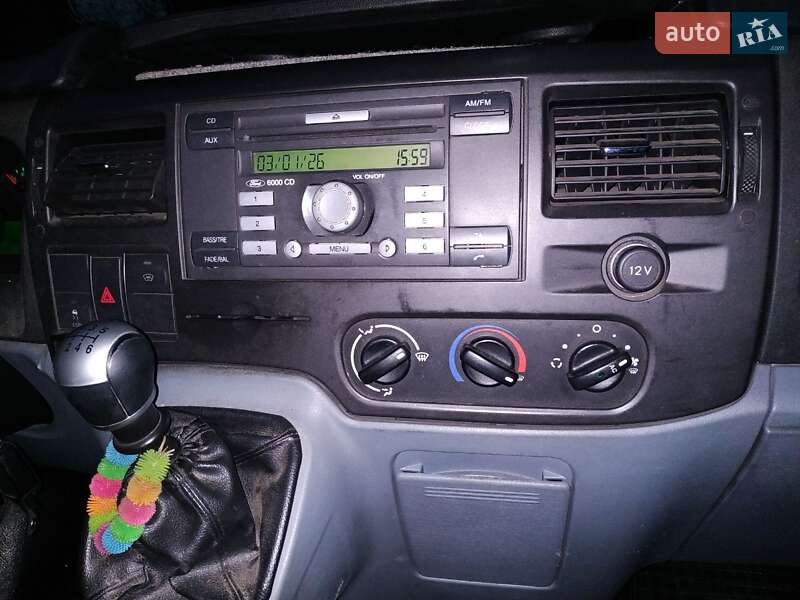 Вантажний фургон Ford Transit 2012 в Дніпрі