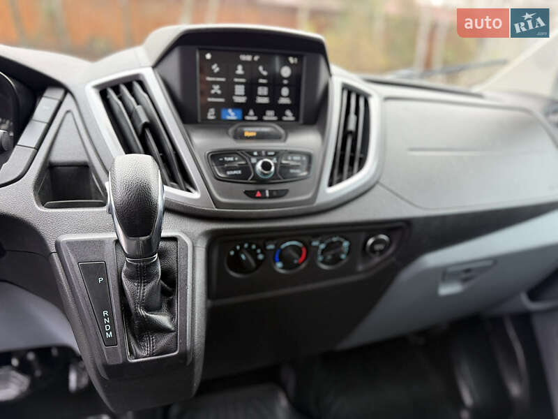 Вантажний фургон Ford Transit 2019 в Рівному