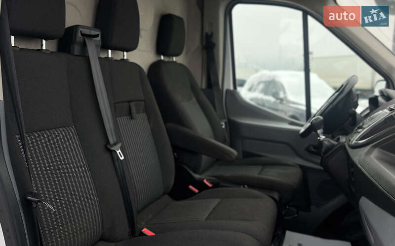 Вантажний фургон Ford Transit 2019 в Мукачевому