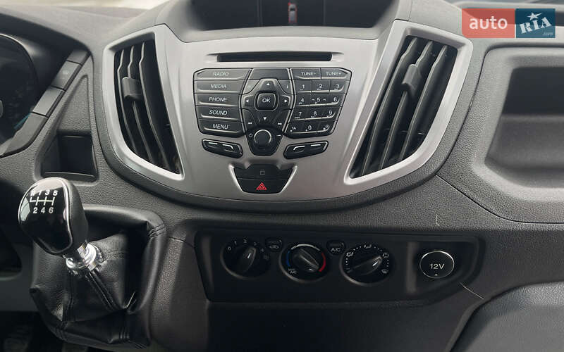 Вантажний фургон Ford Transit 2019 в Мукачевому
