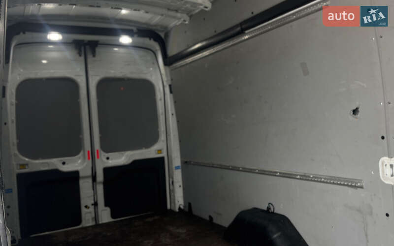 Вантажний фургон Ford Transit 2019 в Мукачевому