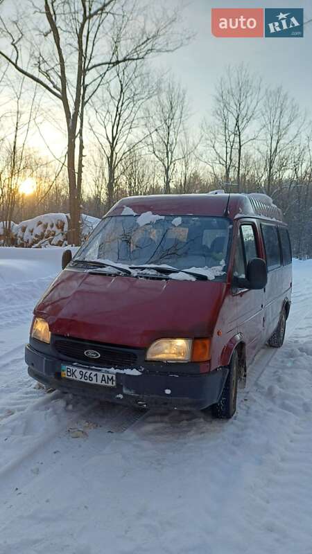 Минивэн Ford Transit 1995 в Дубровице