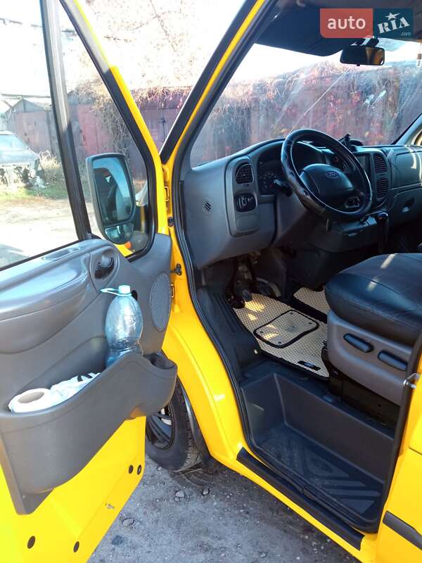 Грузопассажирский фургон Ford Transit 2005 в Киеве фото 5 Грузопассажирский фургон Ford Transit 2005 в Киеве
