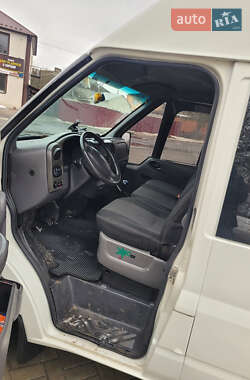Грузопассажирский фургон Ford Transit 2003 в Старой Выжевке