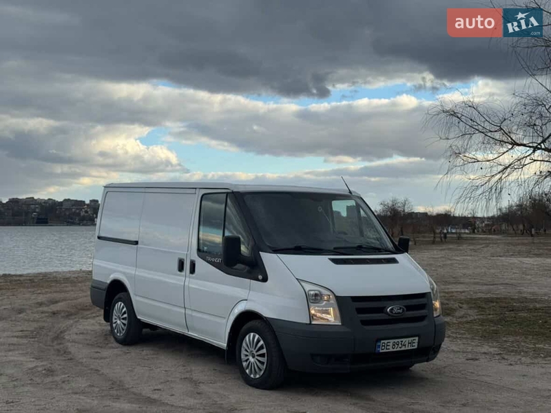 Ford Transit 2011