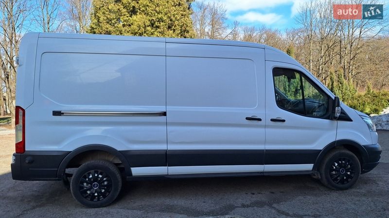 Грузовой фургон Ford Transit 2016 в Бурштыне
