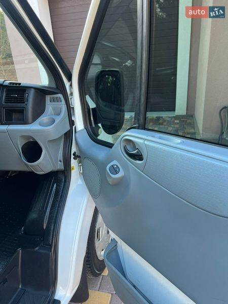 Вантажний фургон Ford Transit 2012 в Києві