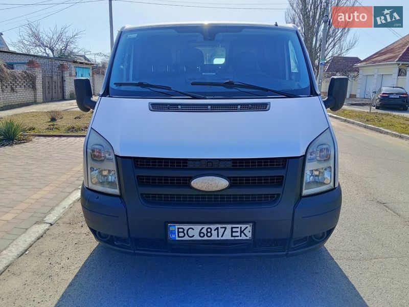 Грузовой фургон Ford Transit 2006 в Николаеве