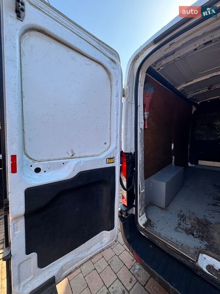 Вантажний фургон Ford Transit 2017 в Полтаві