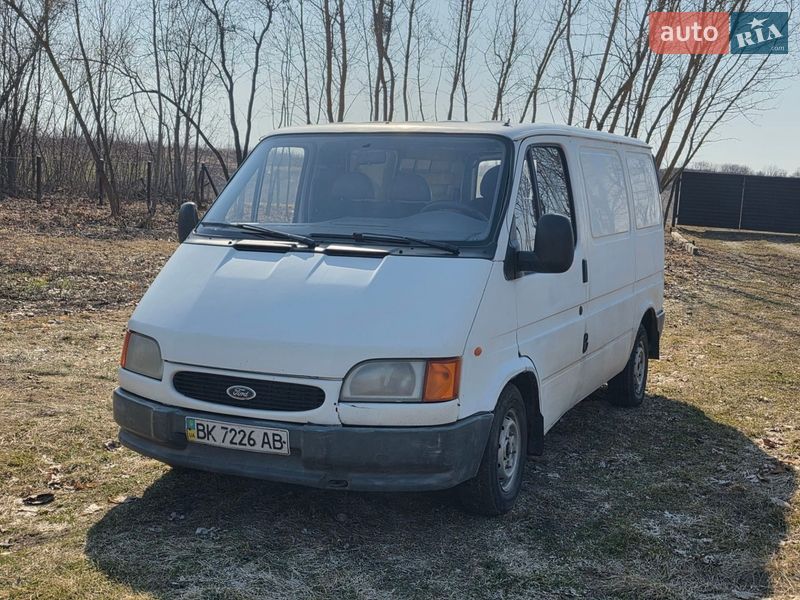 Грузовой фургон Ford Transit 1998 в Мизоче