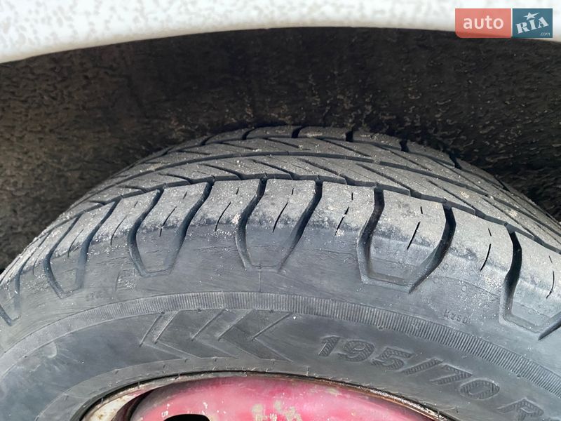 Грузопассажирский фургон Ford Transit 2006 в Ирпене