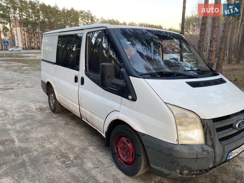 Грузопассажирский фургон Ford Transit 2006 в Ирпене