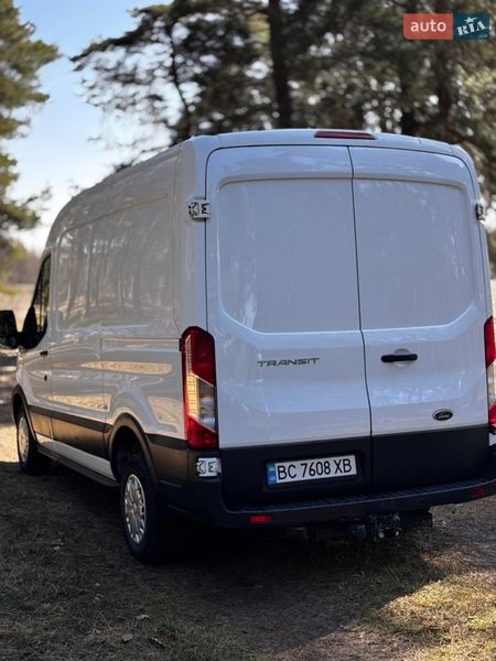 Грузовой фургон Ford Transit 2015 в Шептицькому