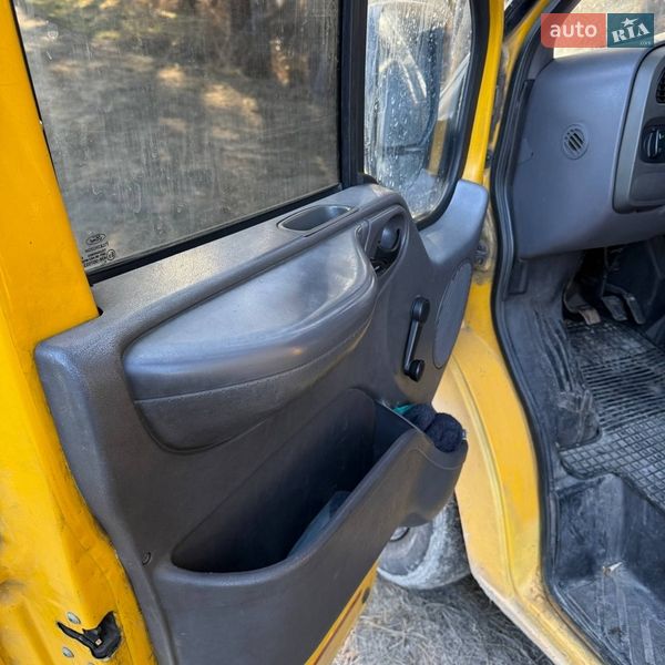 Микроавтобус грузовой (до 3,5т) Ford Transit 2001 в Обухове