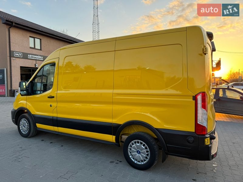 Вантажний фургон Ford Transit 2021 в Ірпені