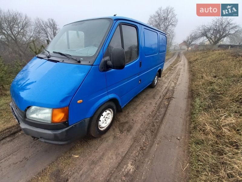 Грузовой фургон Ford Transit 1989 в Ромнах