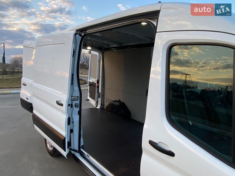 Вантажний фургон Ford Transit 2022 в Ірпені