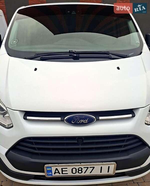 Грузовой фургон Ford Transit 2015 в Ужгороде