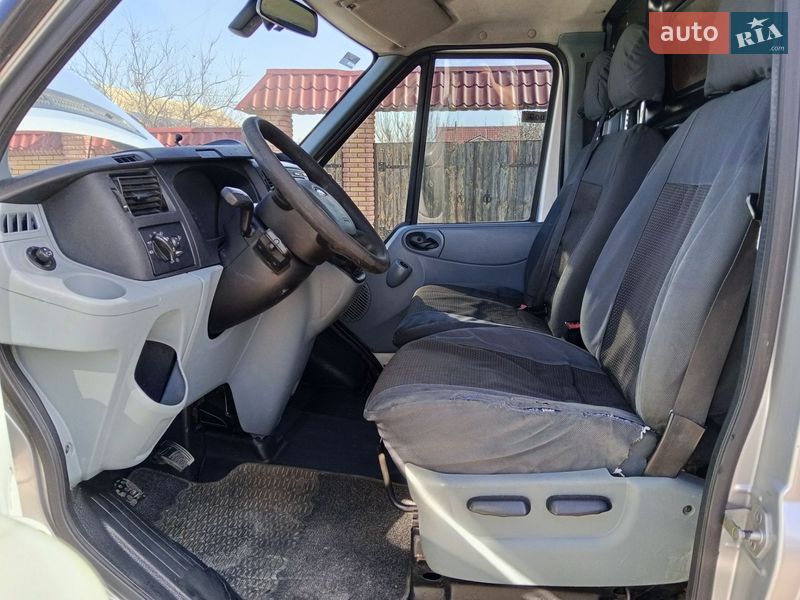Вантажний фургон Ford Transit 2006 в Миколаєві