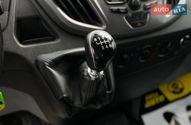 Вантажний фургон Ford Transit 2019 в Мукачевому