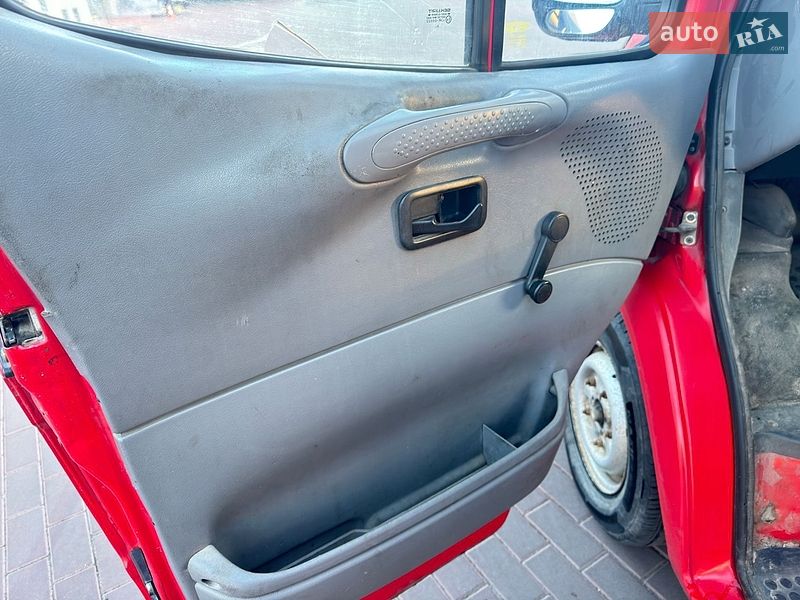 Грузопассажирский фургон Ford Transit 1999 в Сарнах