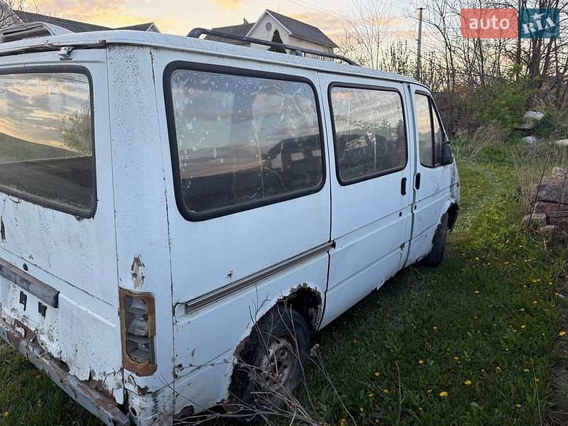 Минивэн Ford Transit 1994 в Глыбокой
