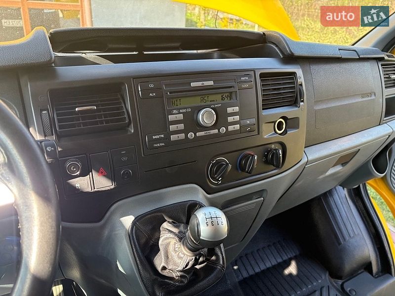 Грузовой фургон Ford Transit 2012 в Львове