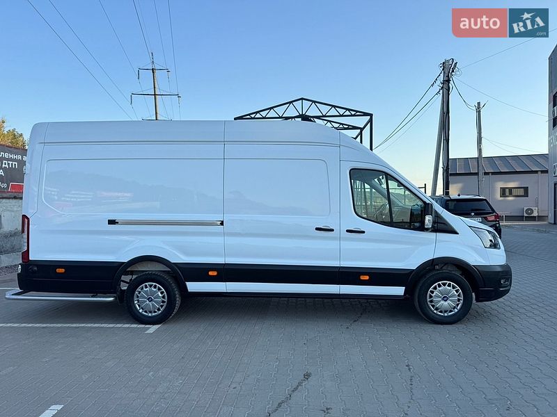 Грузовой фургон Ford Transit 2023 в Ирпене
