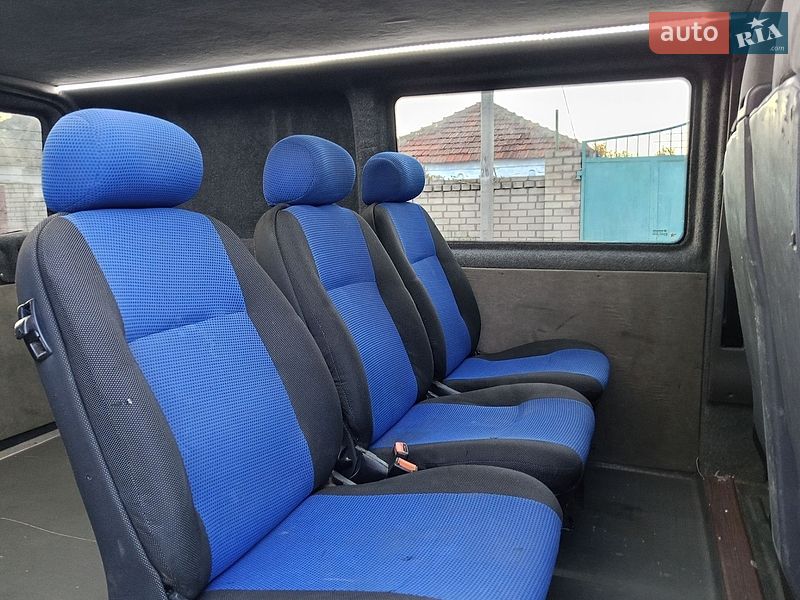 Вантажопасажирський фургон Ford Transit 2002 в Миколаєві