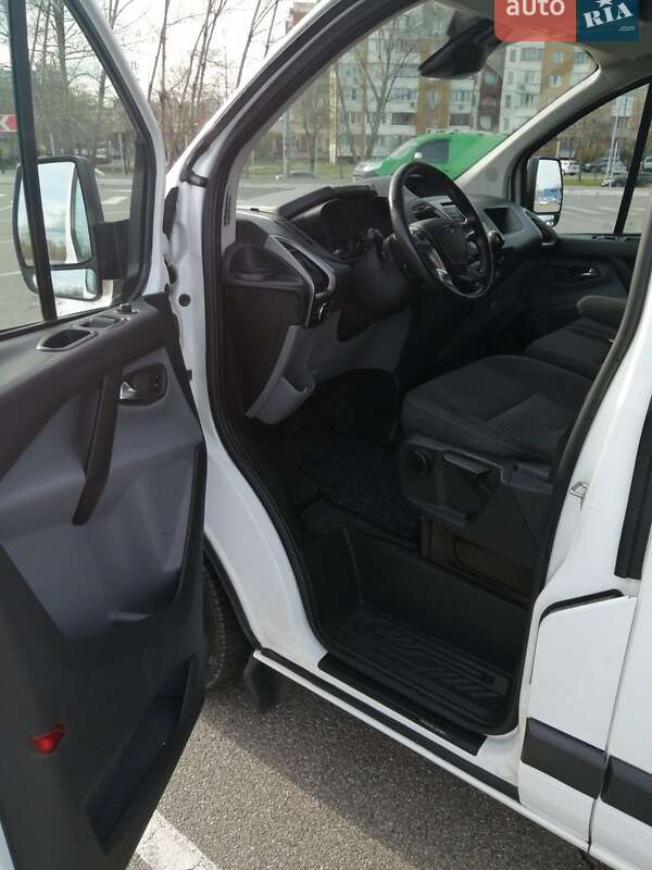 Вантажний фургон Ford Transit 2017 в Києві
