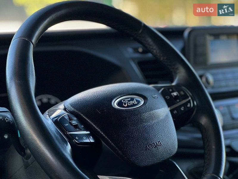 Вантажний фургон Ford Transit 2019 в Миколаєві