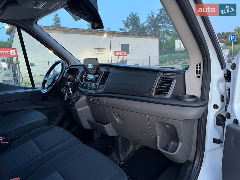 Вантажний фургон Ford Transit 2021 в Бучі