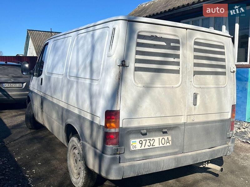 Вантажний фургон Ford Transit 2000 в Житомирі