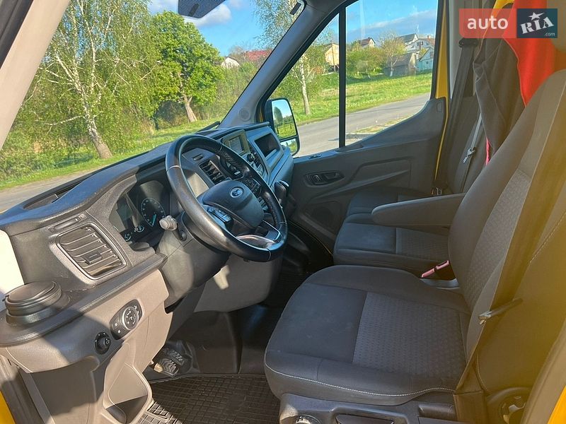 Вантажний фургон Ford Transit 2021 в Рівному