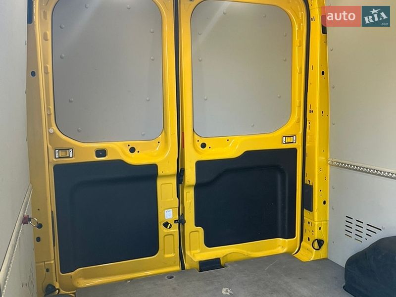 Вантажний фургон Ford Transit 2021 в Рівному