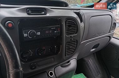 Грузовой фургон Ford Transit 2000 в Львове