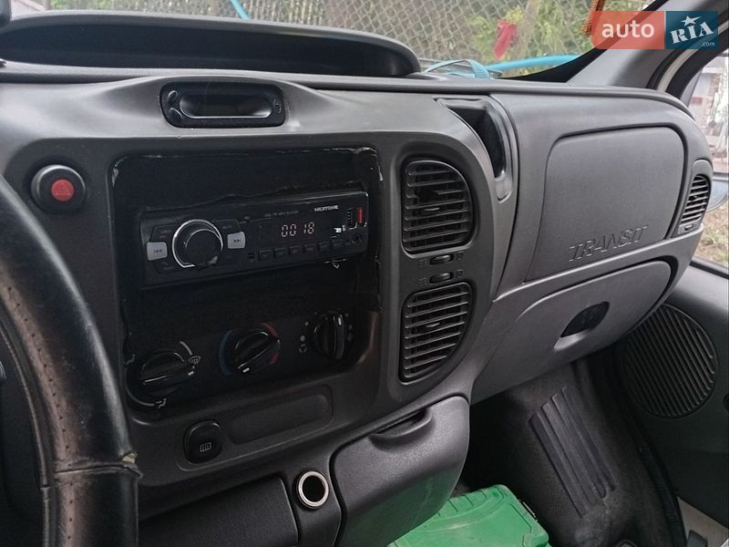 Грузовой фургон Ford Transit 2000 в Львове