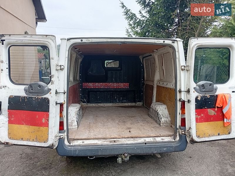 Грузовой фургон Ford Transit 2000 в Львове