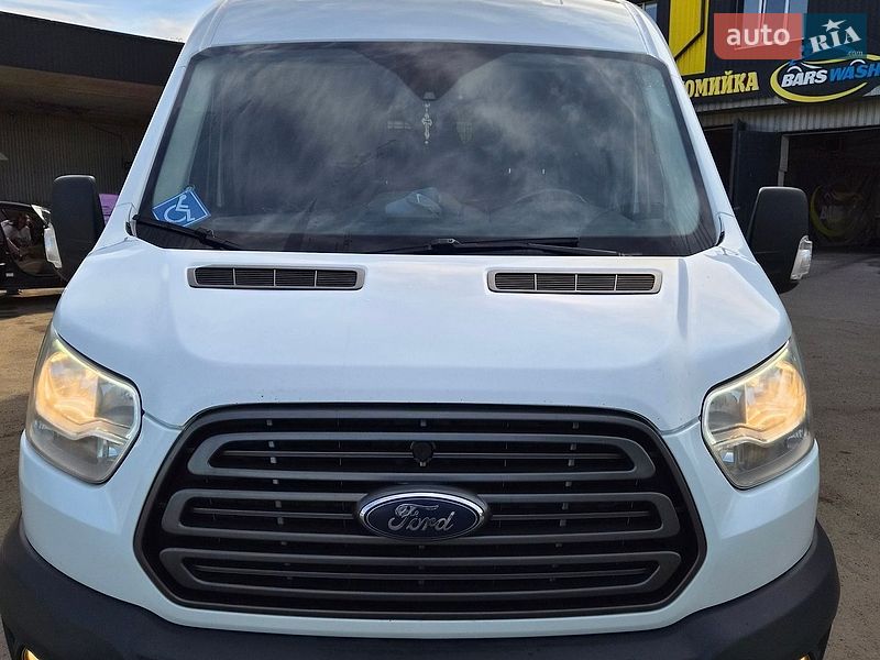 Вантажний фургон Ford Transit 2017 в Харкові