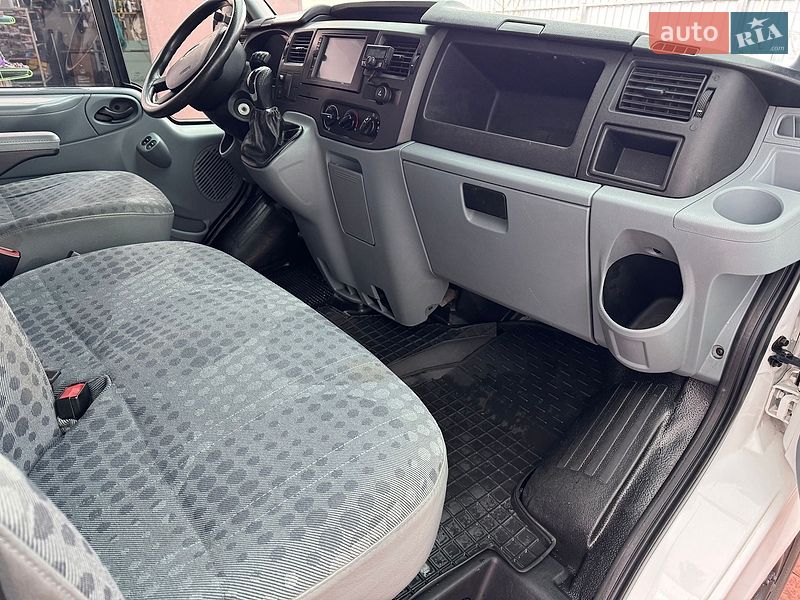 Грузопассажирский фургон Ford Transit 2007 в Миргороде